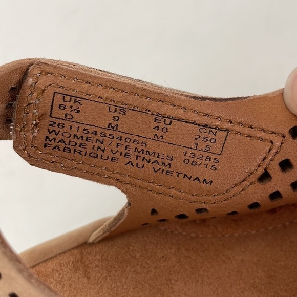 Clarks Artisan Women’s Reedly Variel Nubuck Wedge Sandals Sand 9 - Picture 5 of 6